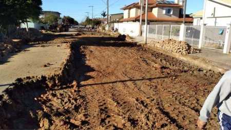 SMOU realiza reforma do calçamento da Rua Duque de Caxias
