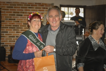 Clara Maria Braga é a nova Rainha da Primavera do Grupo Conviver