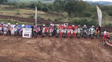Grande público e muitos pilotos no veloterra em Turuçu neste domingo