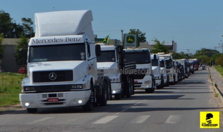 desfile caminhoneiros