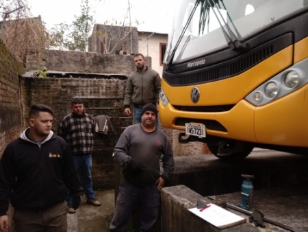 Veículos do transporte escolar passam por vistoria geral