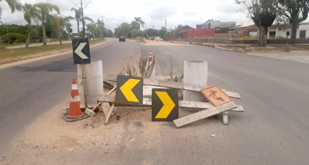 Leitor questiona sobre resto de material de obra e entulho deixado na Avenida Theodoro Schuch, início da "faixinha"