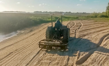 Secretaria de Obras realiza limpeza das praias