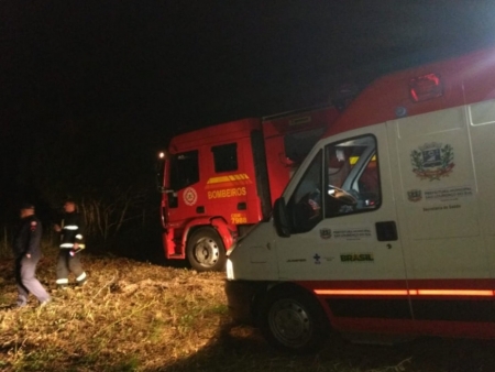 Colheitadeira tomba com condutor no   5º distrito de SLS