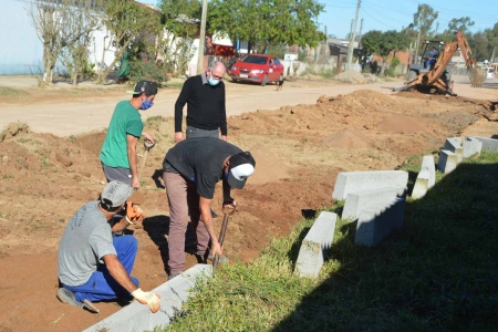 Pavimentação da rua Alfredo Bergmann iniciou nesta semana