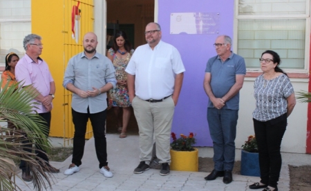 biblioteca da Escola Municipal Castro Alves foi reinaugurada e rebatizada com o nome da professora Rosângela Ribeiro Rickes