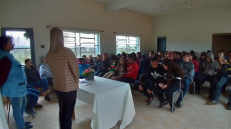 Secretaria Municipal de Saúde realiza ação na E.M.E.F. Sady Hammes 