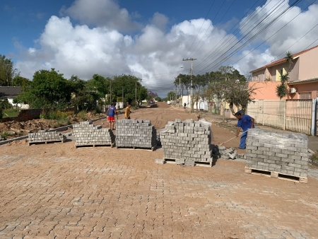 Rua Almirante Tamandaré recebe pavimentação