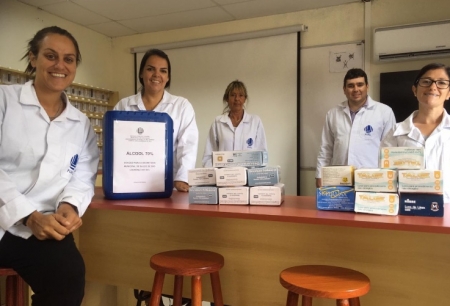 FURG Campus São Lourenço do Sul entrega seu estoque de álcool 70%, máscaras e luvas à Secretaria Municipal de Saúde