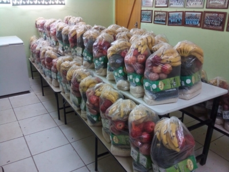 Mais de 21,5 toneladas de alimentos foram entregues no ´Merenda em Casa´