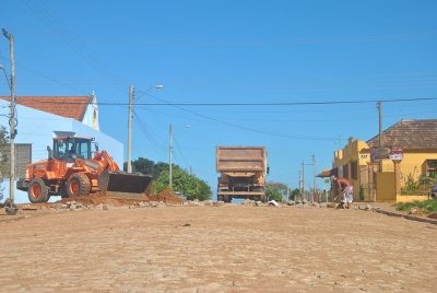 Prefeito Municipal Rudinei Härter esteve vistoriando obras de calçamento