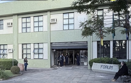 Réu foi absolvido no Tribunal do Júri realizado nesta segunda-feira