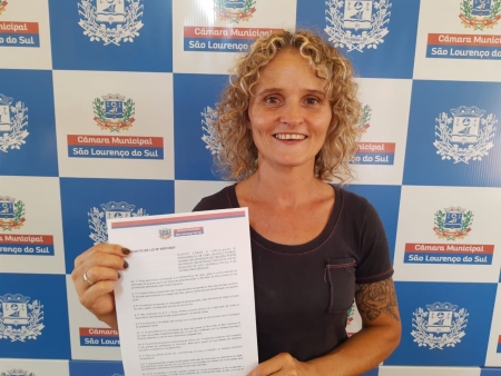 VEREADORA FABIANE PEGLOW (PSB) APRESENTA PROJETO DE LEI PARA PERMITIR ANIMAIS DOMÉSTICOS EM ÁREAS DEMARCADAS NA PRAIA