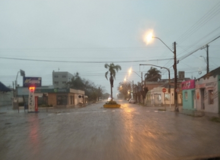 Chuva deve parar amanhã mas pode voltar a chover no final da semana
