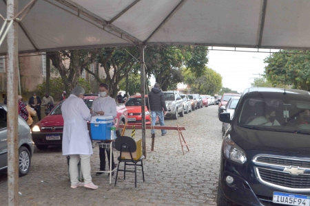 551 pessoas que deveriam receber a segunda dose no dia 3 de maio foram vacinadas nesta sexta-feira