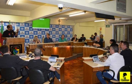 Câmara recebe funcionários da CEEE, representantes do Sindicato dos Eletricitários do RS e aprova por unanimidade Moção de Repúdio a intenção do Governo do RS em privatizar as empresas estatais