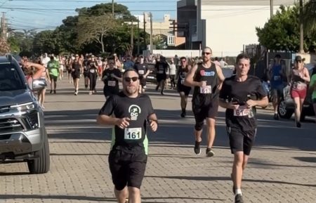 Rústica da Lagoa reuniu mais de 300 atletas na praia da Barrinha