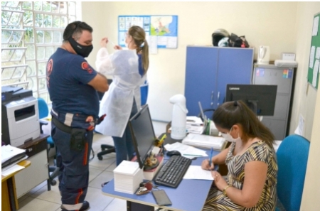 Segunda dose contra a Covid-19 para profissionais da saúde começa nesta sexta-feira (30)