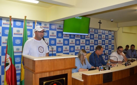 Sessão da Câmara contou com explanação sobre o Dia Municipal da Festa Solidária das Crianças