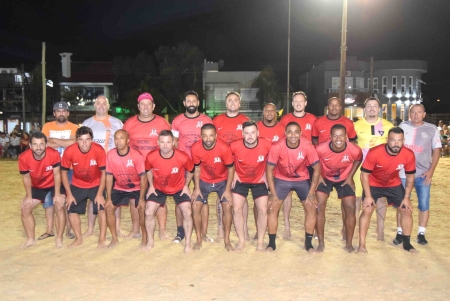 Ribeiro/Só Pra Incomodar é o campeão da categoria masculina no Campeonato Praiano de Futebol de Areia 2022 