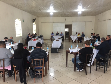 Debate com os candidatos à Prefeito em São Lourenço do Sul acontece neste momento