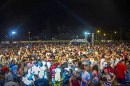 Aproximadamente 60 mil pessoas assistiram o show da virada em SLS