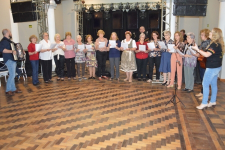 Sonnenschein reúne voluntários da Südoktoberfest para confraternização