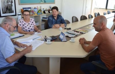 Assinada ordem de início do asfaltamento da "Passarela do Samba"