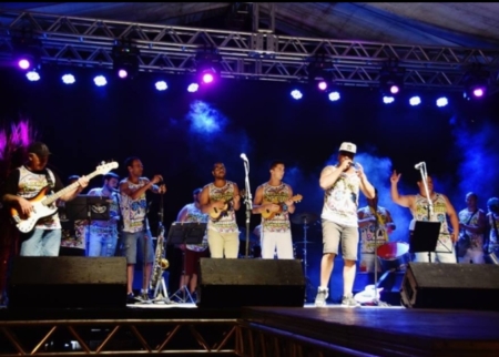 Festival de Verão tem início neste sábado com show dos Mercenários da Folia