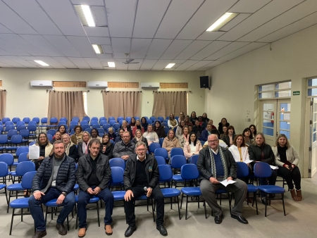 Prefeito Rudinei Harter reúne-se com as equipes diretivas e APMs das escolas municipais para assinatura do repasse da verba de segurança