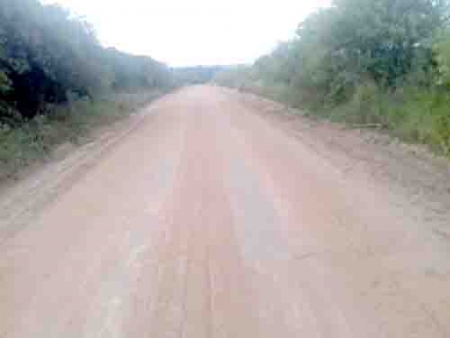 Desenvolvimento Rural recupera estradas do interior