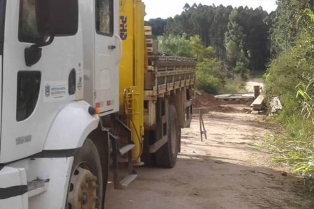 Ponte passa por reforma no Terceiro Distrito