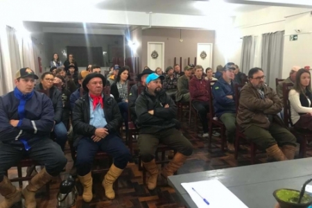 Reunião define detalhes do Desfile Farroupilha