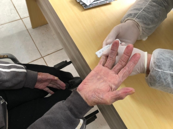 Lares de idosos passam por testagem para Covid-19