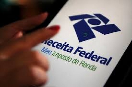 Receita paga hoje restituição do Imposto de Renda