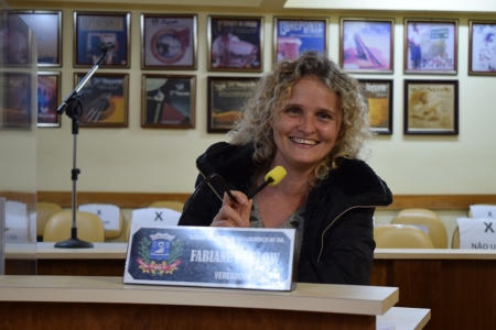 VEREADORA FABIANE (PSB) APRESENTA PROJETO DE LEI DO PROGRAMA EDUCACIONAL DE COMBATE E CONTROLE AO HIV/AIDS