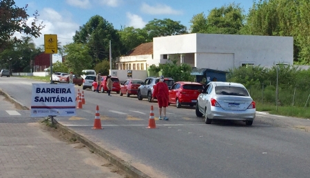 Barreira sanitária segue funcionando na entrada da cidade