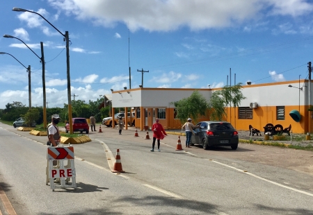 Barreira sanitária acontece no posto da PRE neste final de semana