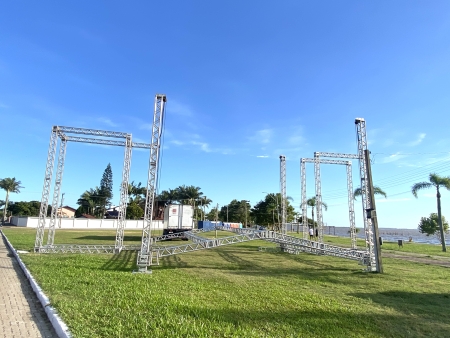 Estrutura do Show da virada está sendo montada