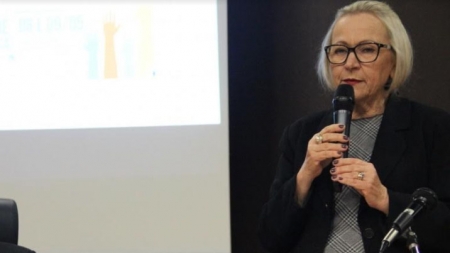 Secretária da Saúde anuncia criação de Departamento de Assistência Farmacêutica