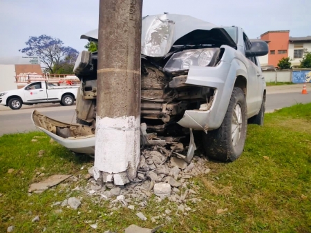Corpo de bombeiros atendeu acidente de trânsito nesta quarta-feira