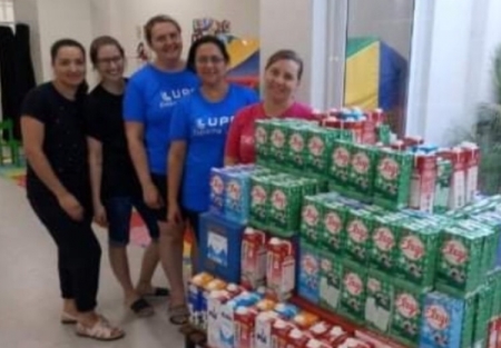 Lojas Veneza, Shanghai, Safira e Elegance realizaram a doação de mais de 500 litros de leite para a Santa Cas