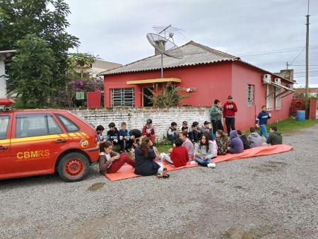 2º Pelotão de Bombeiro Militar de São Lourenço do Sul realizou Projeto Bombeiro Mirim