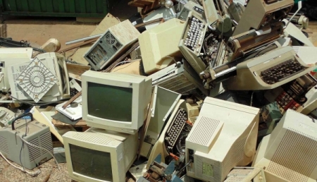 Coleta de resíduos eletrônicos acontece HOJE, terça-feira (27), na Praça Central