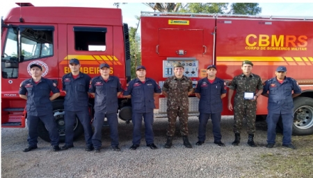 O Corpo de Bombeiros de São Lourenço do Sul é visitado pelo Exército Brasileiro.