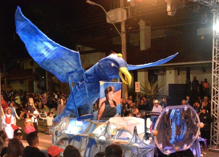 Escola XV de Novembro homenageou Nóris Teixeira neste Carnaval
