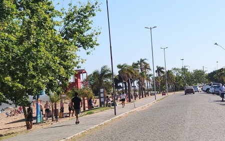 Domingo de sol movimenta as praias de São Lourenço do Sul