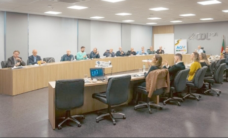 PRESIDENTE DA ACI/CDL PARTICIPOU DE REUNIÃO DE  DIRETORIA DA AGV-RS