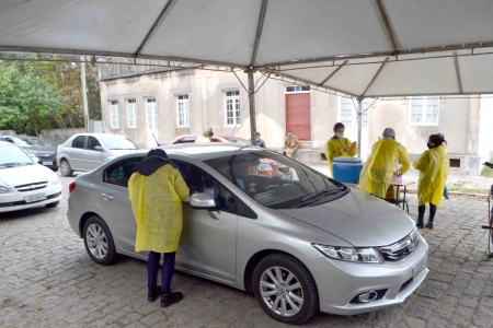 Nesta terça-feira foram vacinadas 684 pessoas com 55, 54 e 53 anos, gestantes e puérperas