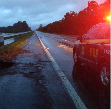CHUVA: Pista bloqueada na BR 116, em Barra do Ribeiro, foi liberada na manhã desta quarta-feira